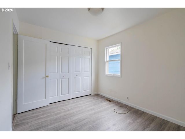 6025 Se KNIGHT St, Portland, OR 97206