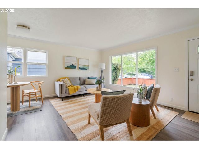 6025 Se KNIGHT St, Portland, OR 97206