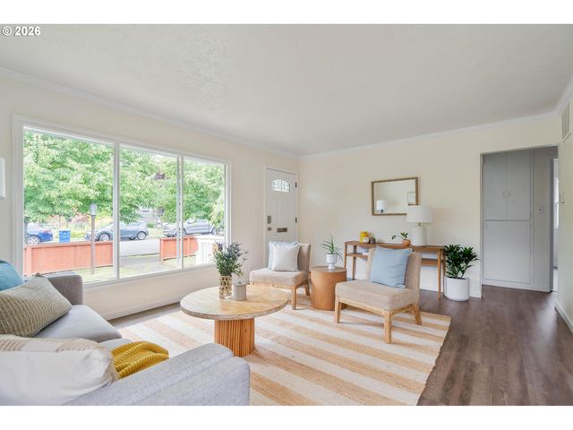 6025 Se KNIGHT St, Portland, OR 97206