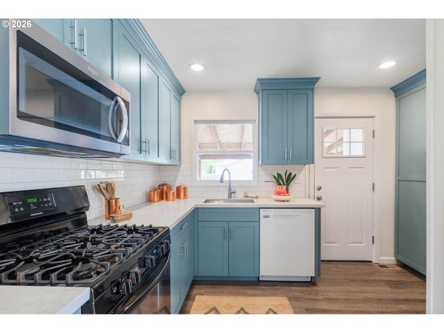 6025 Se KNIGHT St, Portland, OR 97206