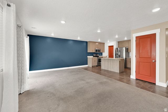 6483 S ASPEN LN, South Weber, UT 84405