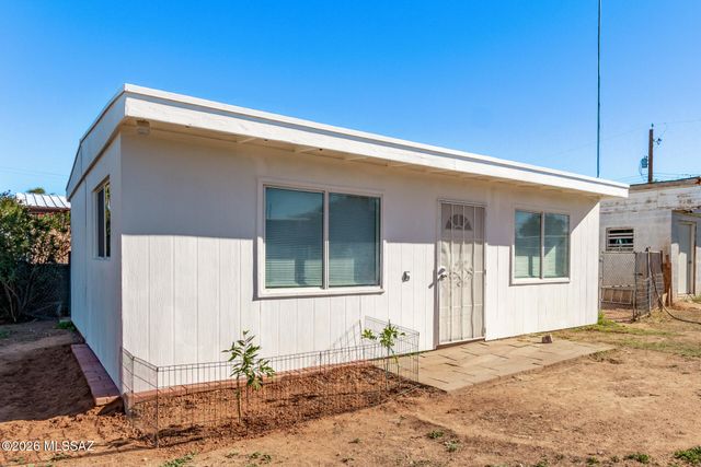 1217 W Hadley Street, Tucson, AZ 85705