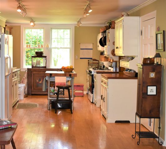 2350 W Broadway, Granville, OH 43023
