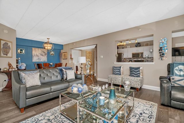 6743 S Pointe Drive 1C, Tinley Park, IL 60477