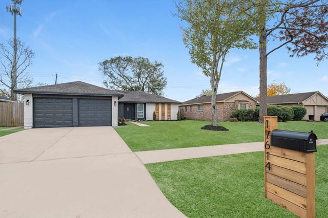 17614 Heritage Bay Drive, Webster, TX 77598