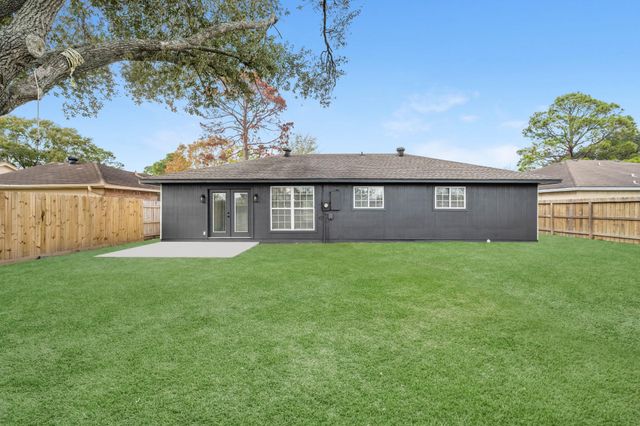 17614 Heritage Bay Drive, Webster, TX 77598