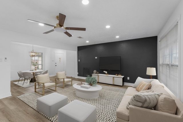 17614 Heritage Bay Drive, Webster, TX 77598