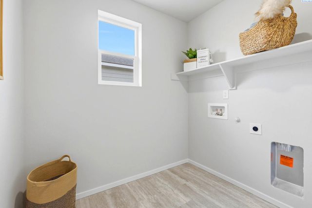 11305 Buckingham Dr, Pasco, WA 99301