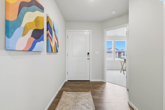 11305 Buckingham Dr, Pasco, WA 99301