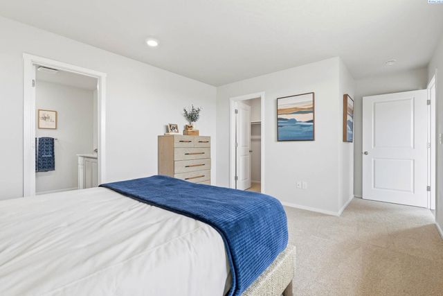 11305 Buckingham Dr, Pasco, WA 99301