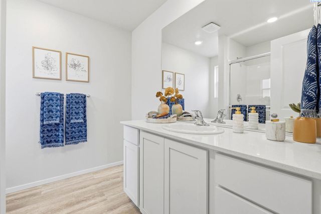 11305 Buckingham Dr, Pasco, WA 99301