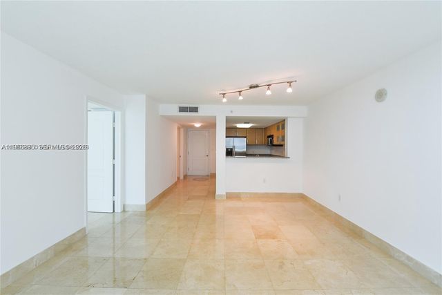 2101 Brickell Ave 305, Miami, FL 33129