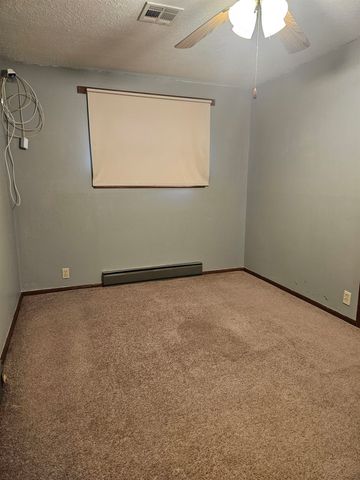 1206 N 8th St, Salina, KS 67401