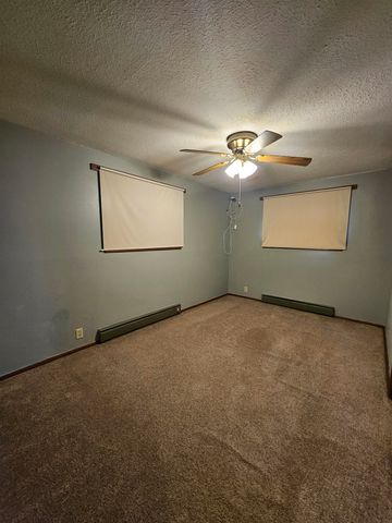 1206 N 8th St, Salina, KS 67401