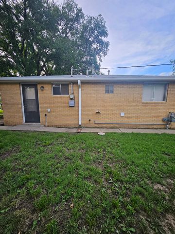 1206 N 8th St, Salina, KS 67401