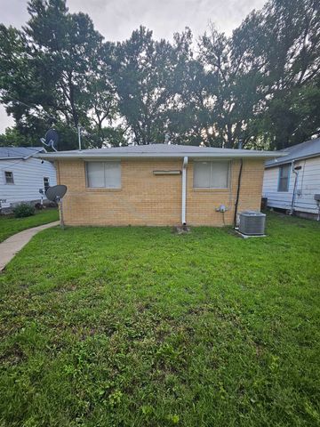 1206 N 8th St, Salina, KS 67401