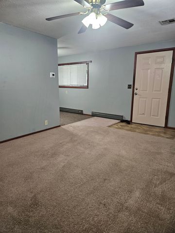 1206 N 8th St, Salina, KS 67401