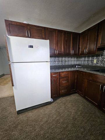 1206 N 8th St, Salina, KS 67401