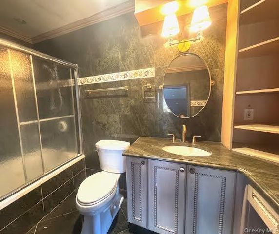 23 Gay Drive, Great Neck, NY 11024