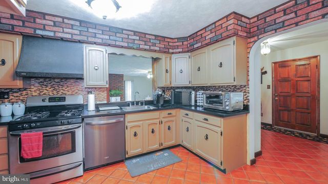 100 KENNEDY BLVD, Somerdale, NJ 08083