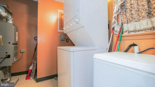 100 KENNEDY BLVD, Somerdale, NJ 08083