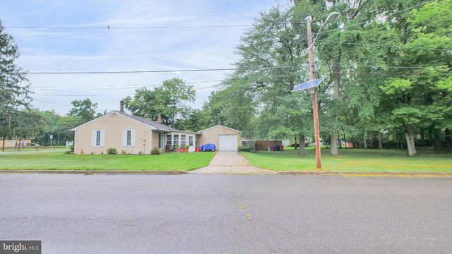 100 KENNEDY BLVD, Somerdale, NJ 08083