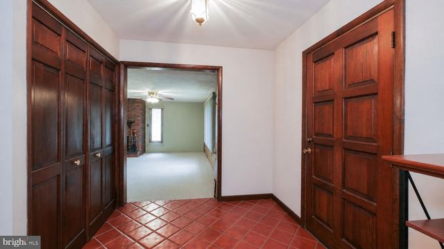 100 KENNEDY BLVD, Somerdale, NJ 08083