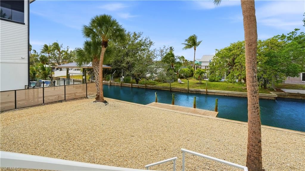 270 Dundee RD, FORT MYERS BEACH, FL 33931 — photo 3