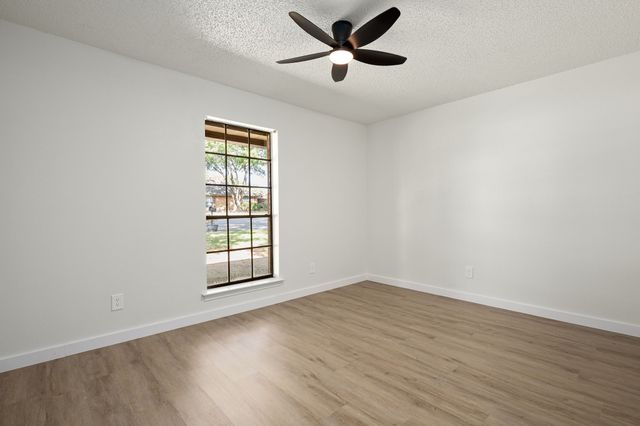 203 Mockingbird Court, Duncanville, TX 75137
