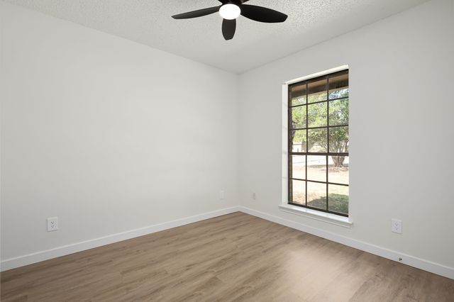 203 Mockingbird Court, Duncanville, TX 75137