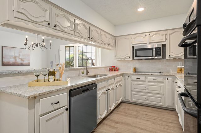203 Mockingbird Court, Duncanville, TX 75137