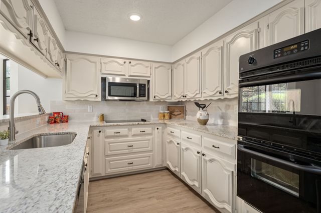 203 Mockingbird Court, Duncanville, TX 75137