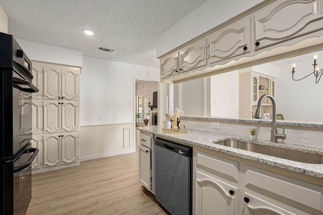 203 Mockingbird Court, Duncanville, TX 75137