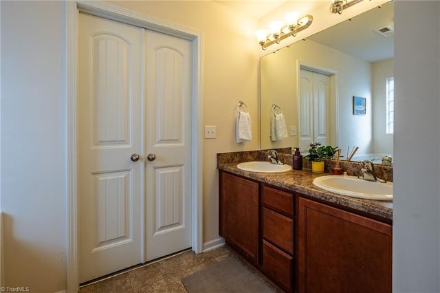 2459 Hartfield Circle, Winston-salem, NC 27103