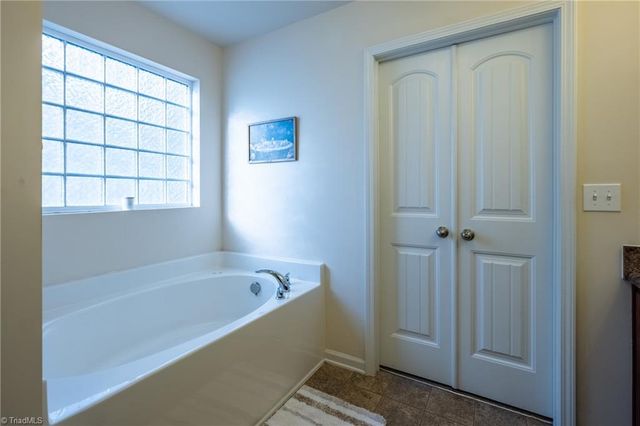 2459 Hartfield Circle, Winston-salem, NC 27103