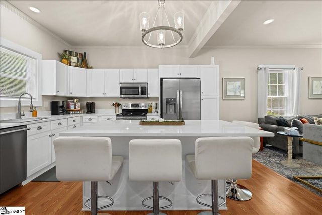 26 W 5th Street, Greenville, SC 29611