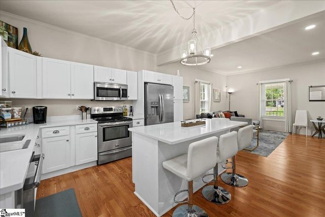 26 W 5th Street, Greenville, SC 29611