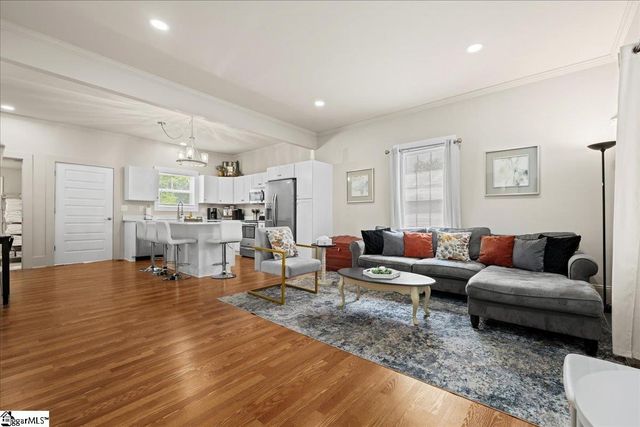 26 W 5th Street, Greenville, SC 29611