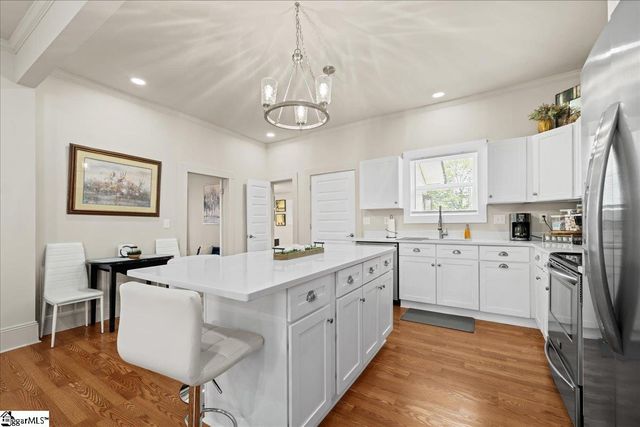 26 W 5th Street, Greenville, SC 29611