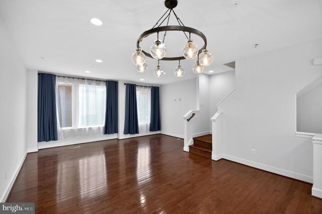 8319 LOOKING GLASS WAY, Fairfax, VA 22031