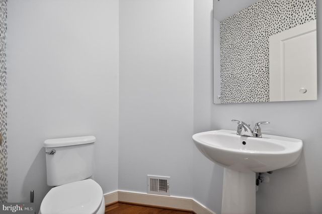 8319 LOOKING GLASS WAY, Fairfax, VA 22031