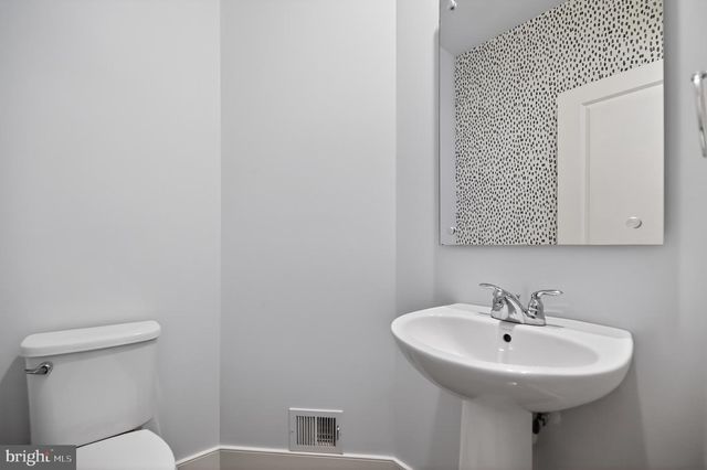 8319 LOOKING GLASS WAY, Fairfax, VA 22031