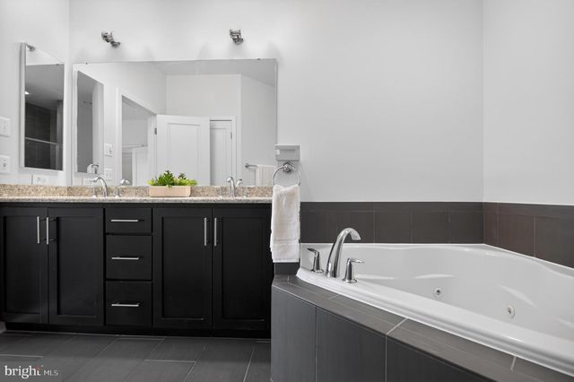8319 LOOKING GLASS WAY, Fairfax, VA 22031