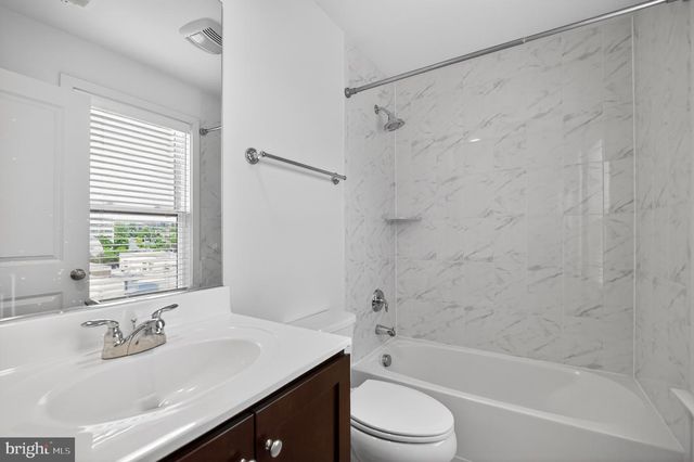 8319 LOOKING GLASS WAY, Fairfax, VA 22031