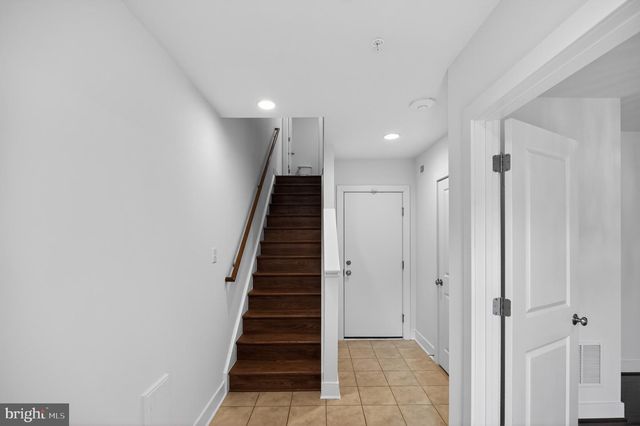 8319 LOOKING GLASS WAY, Fairfax, VA 22031