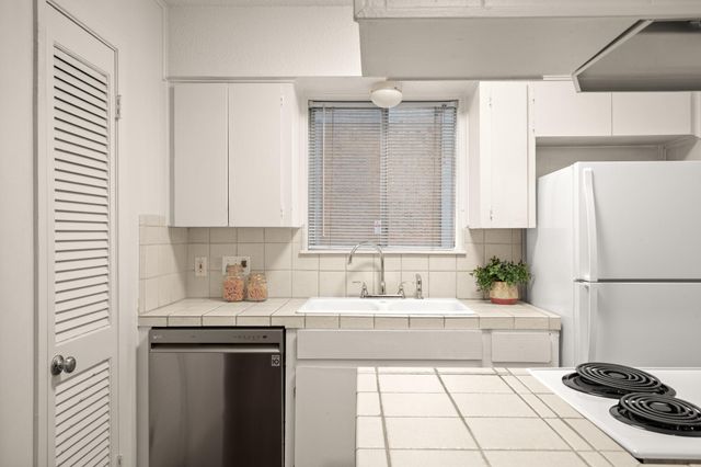 2122 Hancock DR 110, Austin, TX 78756