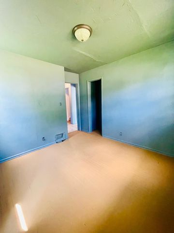 3419 Seneca Street, Flint, MI 48504