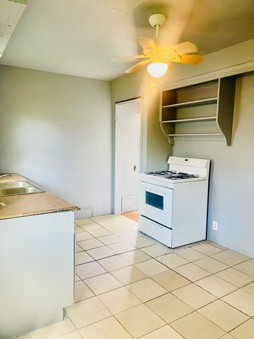3419 Seneca Street, Flint, MI 48504