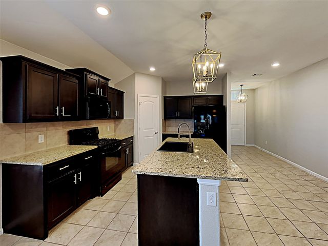 900 Walls Boulevard, Crowley, TX 76036