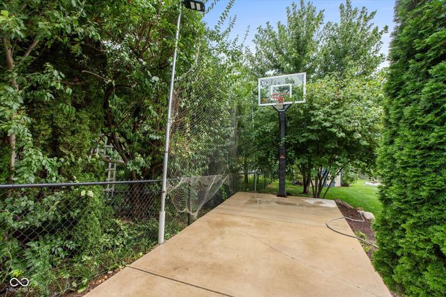 8835 Rapp Drive, Indianapolis, IN 46237